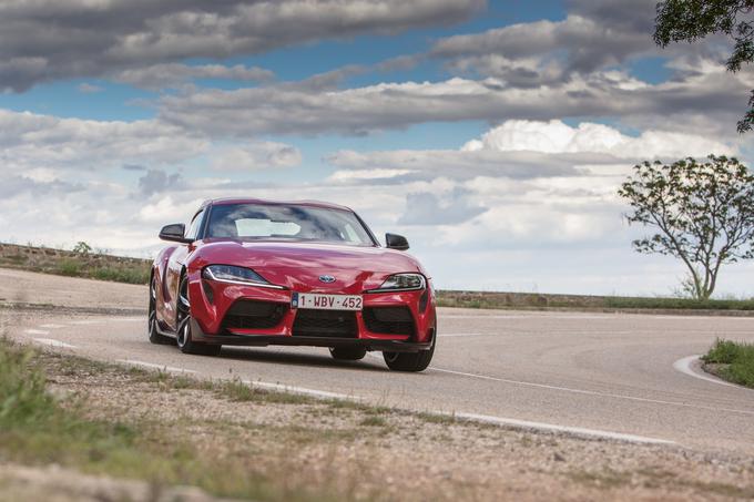 Za boljše vozne lastnosti skrbi tudi aktivna elektronska zapora diferenciala. | Foto: Gašper Pirman in Toyota