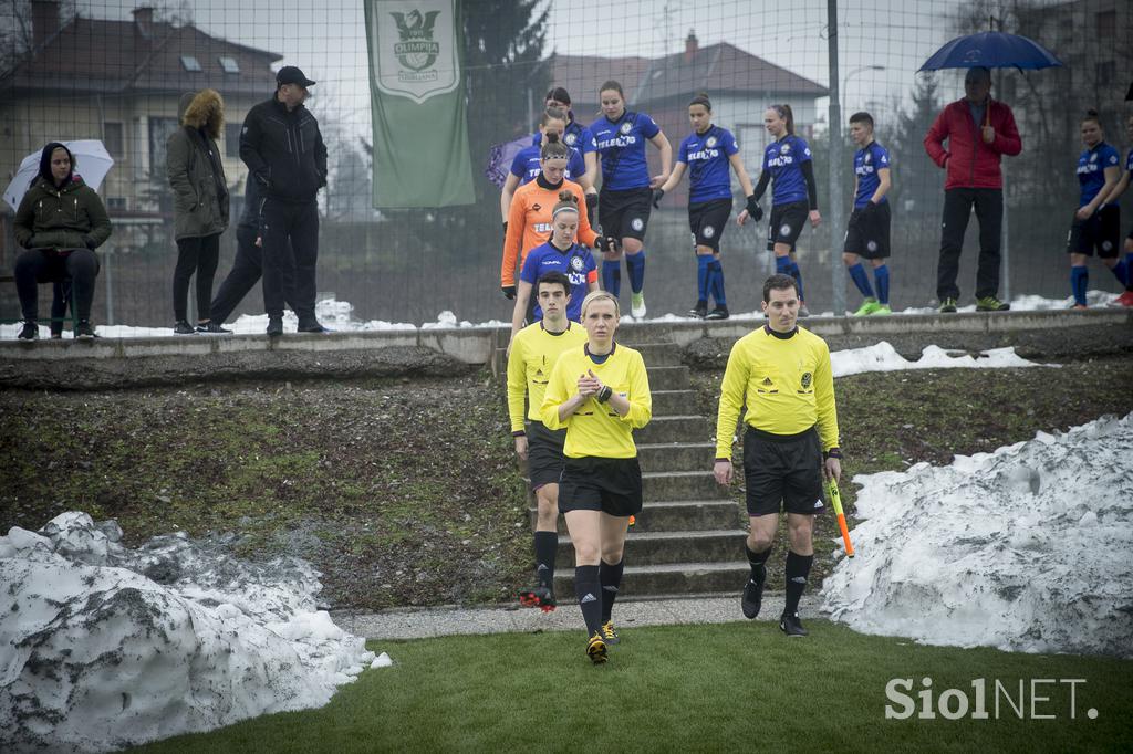 Aleksandra Česen nogometna sodnica