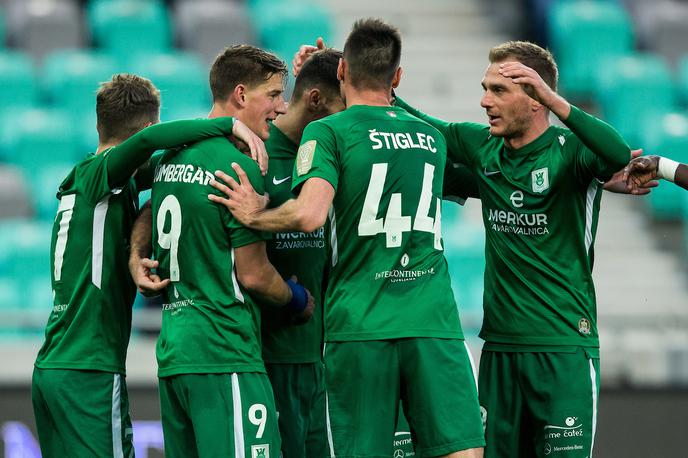 NK Olimpija NK Triglav | Olimpiji je pot do treh točk z golom v prvem polčasu utrl Rok Kronaveter. | Foto Vid Ponikvar