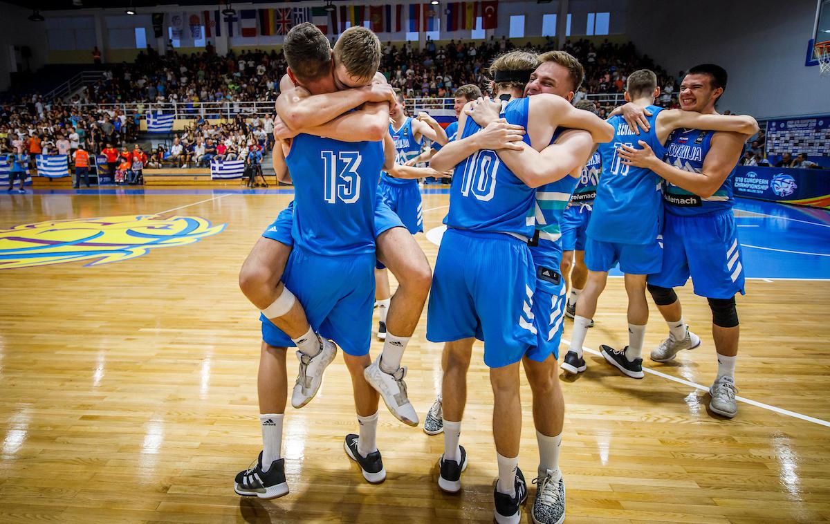 Slovenija košarka eurobasket 18 | Slovenski košarkarji do 18 let so prišli na EuroBasketu do bronaste medalje, kar je velik uspeh za slovensko košarko. | Foto Vid Ponikvar