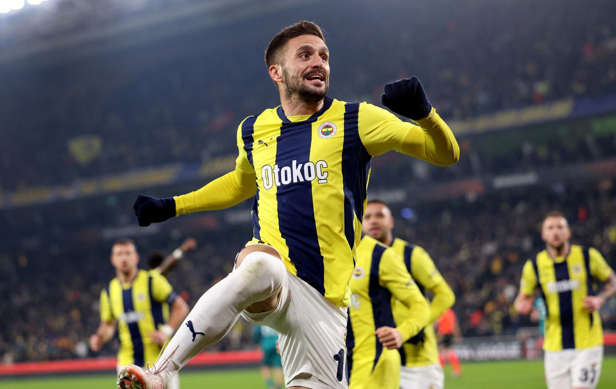 Fenerbahče Dušan Tadić |  Dušan Tadić in Edin Džeko sta v prvem polčasu priborila Fenerbahčeju prednost dveh golov. | Foto Reuters