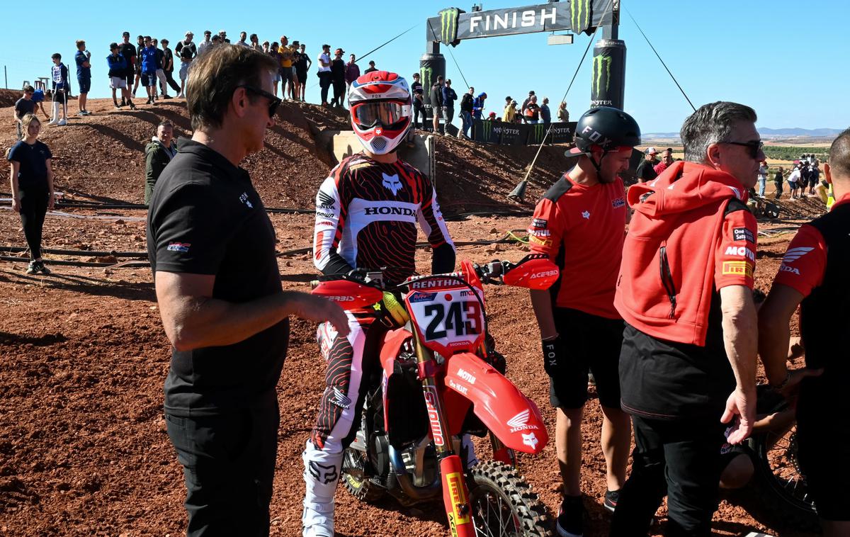 Cozar Tim Gajser | Tim Gajser je na prizorišču finalne dirke svetovnega prvenstva kljub bremenu rezultata sproščen. | Foto Matej Podgoršek