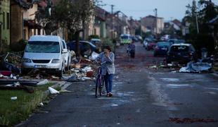 Jug Češke prizadel uničujoč tornado: najmanj pet mrtvih in več kot 200 ranjenih #foto #video