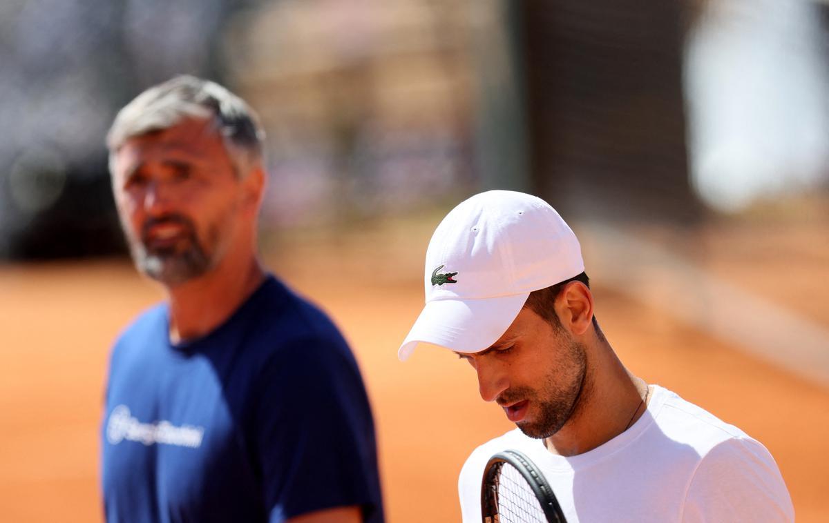 Novak Đoković | Novak Đoković je po dvoboju dejal, da se bo moral pogovoriti s svojo ekipo. Letos je ekipo Đokovića zapustil njegov dolgoletni trener Marjan Vajda. | Foto Reuters