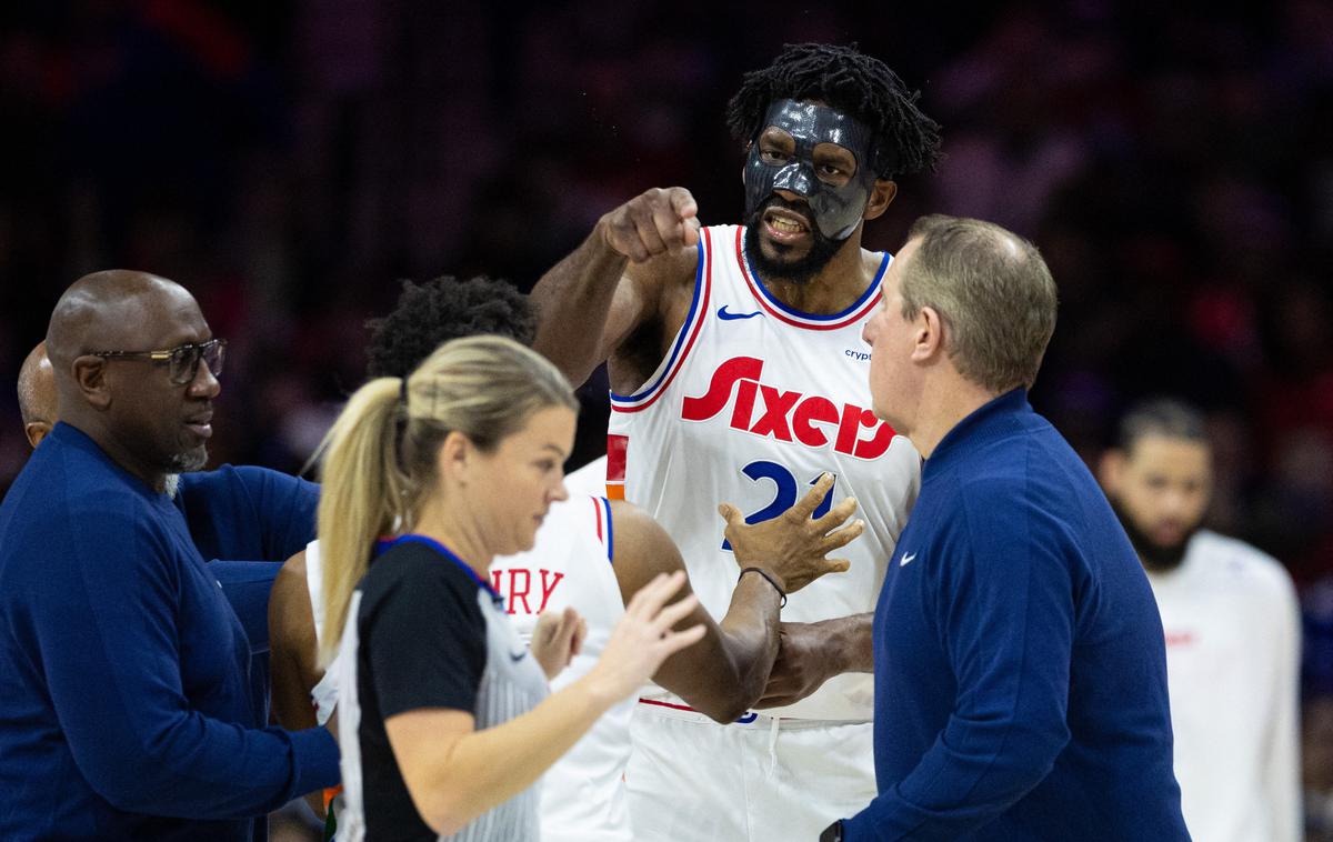 Joel Embiid | Joel Embiid bo moral seči v žep. | Foto Reuters