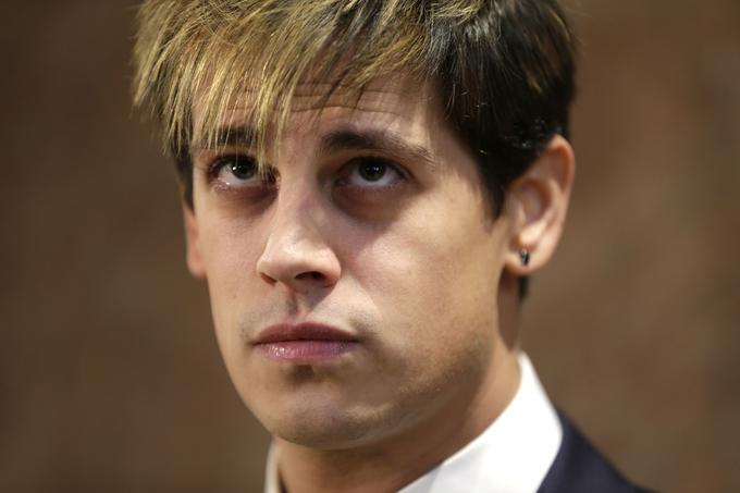 Provokacije so ga naredile slavnega in provokacije so mu na koncu uničile kariero. Tako bi lahko na kratko opisali poklicno pot Mila Yiannopoulosa, novinarja in nekdanjega mojstra trolanja na družbenih omrežjih (na Twitterju so mu zaradi nenehnih provokacij račun dokončno zaprli že julija 2016). Milo, ki se je razglašal za "nevarnega buzija" (ang. dangerous faggot, op. p.), je zaradi poklicnega poloma prišel na boben: decembra 2018 je britanski Guardian poročal, da ima več kot dva milijona ameriških dolarjev dolga. | Foto: Guliverimage/Vladimir Fedorenko