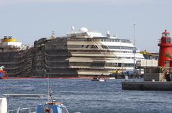 Costa Concordia: V bližini razbitine našli neznane posmrtne ostanke