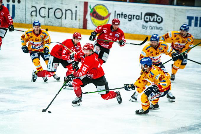 Upe Jeseničanov na premierni finale Alpske lige je Asiago pokopal z novo tesno zmago. | Foto: Peter Podobnik/Sportida