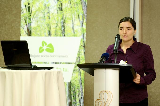 Pri Umanoteri (na fotografiji predsednica Gaja Brecelj) imajo pomisleke glede izpustov iz prometa ter s tem povezano kakovostjo zraka in javnega zdravja. | Foto: STA ,