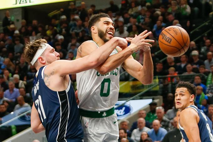 Jayson Tatum je bil z 39 točkami prvi strelec tekme. | Foto: Reuters