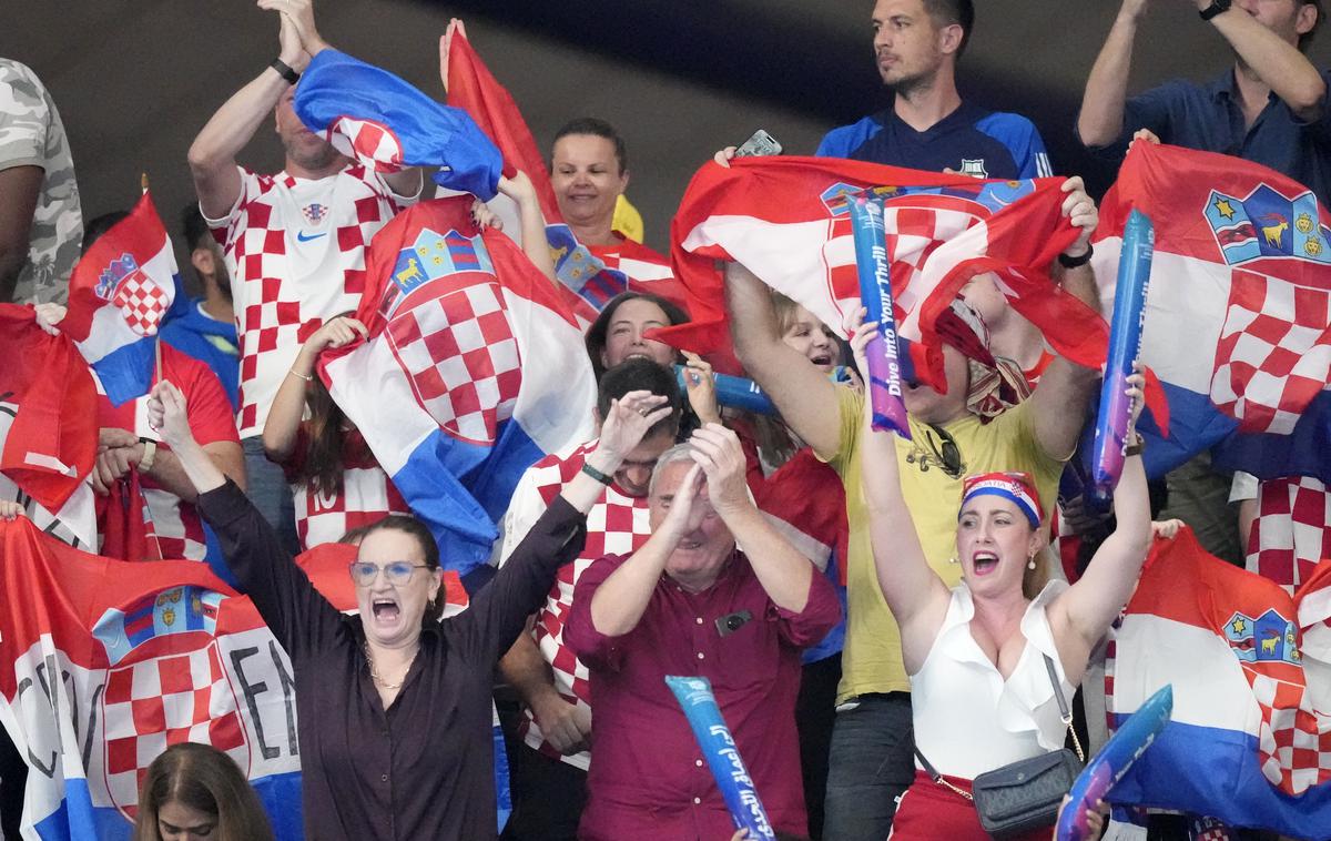 Hrvaška Italija Vaterpolo | Hrvaški navijači so v soboto v Katarju spremljali razburljiv finale, v katerem so zmagovalca odločili kazenski streli. | Foto Reuters