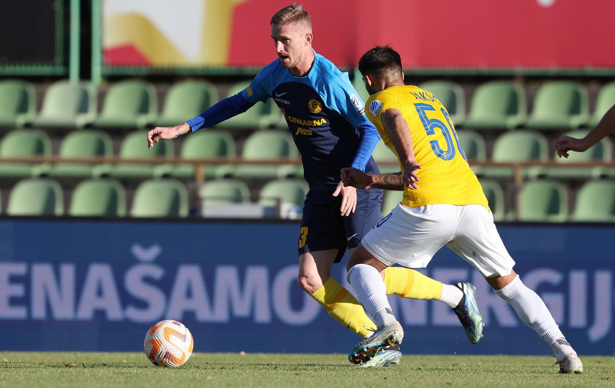 NK Bravo NK Celje Žan Karničnik | Žan Karničnik, ki je bil gost Sportalovega sobotnega intervjuja, je zadel za vodstvo Celja z 1:0. | Foto www.alesfevzer.com