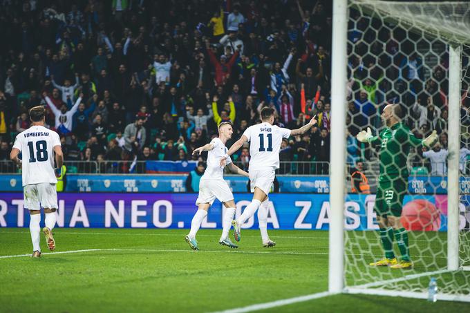 Slovenska nogometna reprezentanca je v Stožicah strla odpor San Marina, najslabše reprezentance na svetu (2:0). V prvem polčasu je dvakrat zatresla prečko. V 57. minuti je v polno zadel Benjamin Šeško, nato so gostje po podaji Žana Vipotnika zatresli lastno mrežo. | Foto: Grega Valančič/Sportida