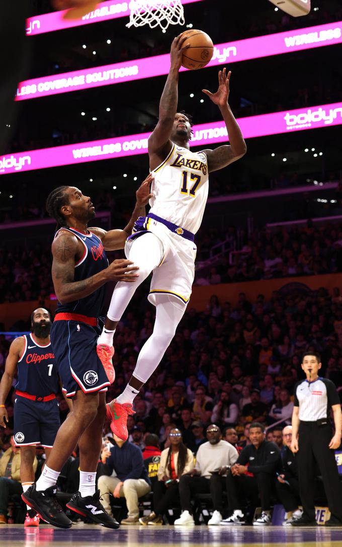 Dorian Finney-Smith je v prvem polčasu dosegel deset točk. | Foto: Reuters