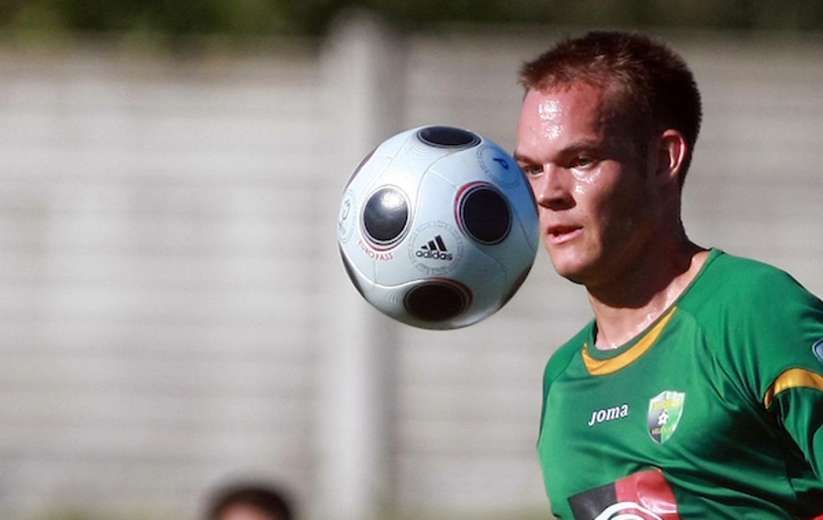 Marko Tuomas Kolsi | V Sloveniji si je legionarski kruh služilo že veliko finskih športnikov. Pri Olimpiji sta na primer izstopala košarkarja Teemu Rannikko in Sasu Salin. V Sloveniji ni manjkalo niti finskih hokejistov in trenerjev, kar zadeva nogomet, pa seznam ni pretirano dolg. Bo pa ostalo za vedno zapisano, da je ledino oral Marko Tuomas Kolsi, prvi finski legionar v 1. SNL. | Foto Vid Ponikvar