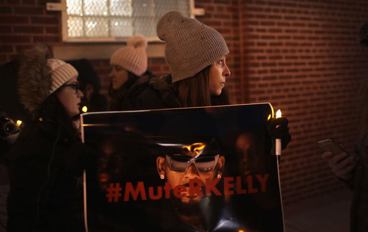 R. Kelly | Protestnice v Chicagu: Utišajte R. Kellyja. | Foto Getty Images