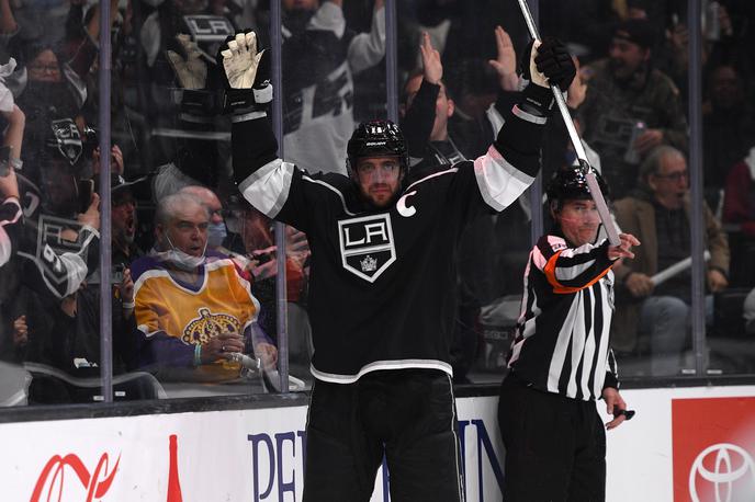 Anže Kopitar | Anže Kopitar bi si težko zamislil boljši uvod v že 16 (!) sezono lige NHL. V statistiko je vpisal pet točk, tudi peti hat-trick v najmočnejši hokejski ligi na svetu. | Foto Guliverimage