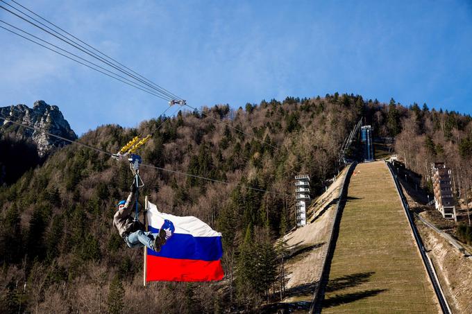 Zipline je adrenalinska dogodivščina, s katero se obiskovalci Planice radi spoprimejo. | Foto: 