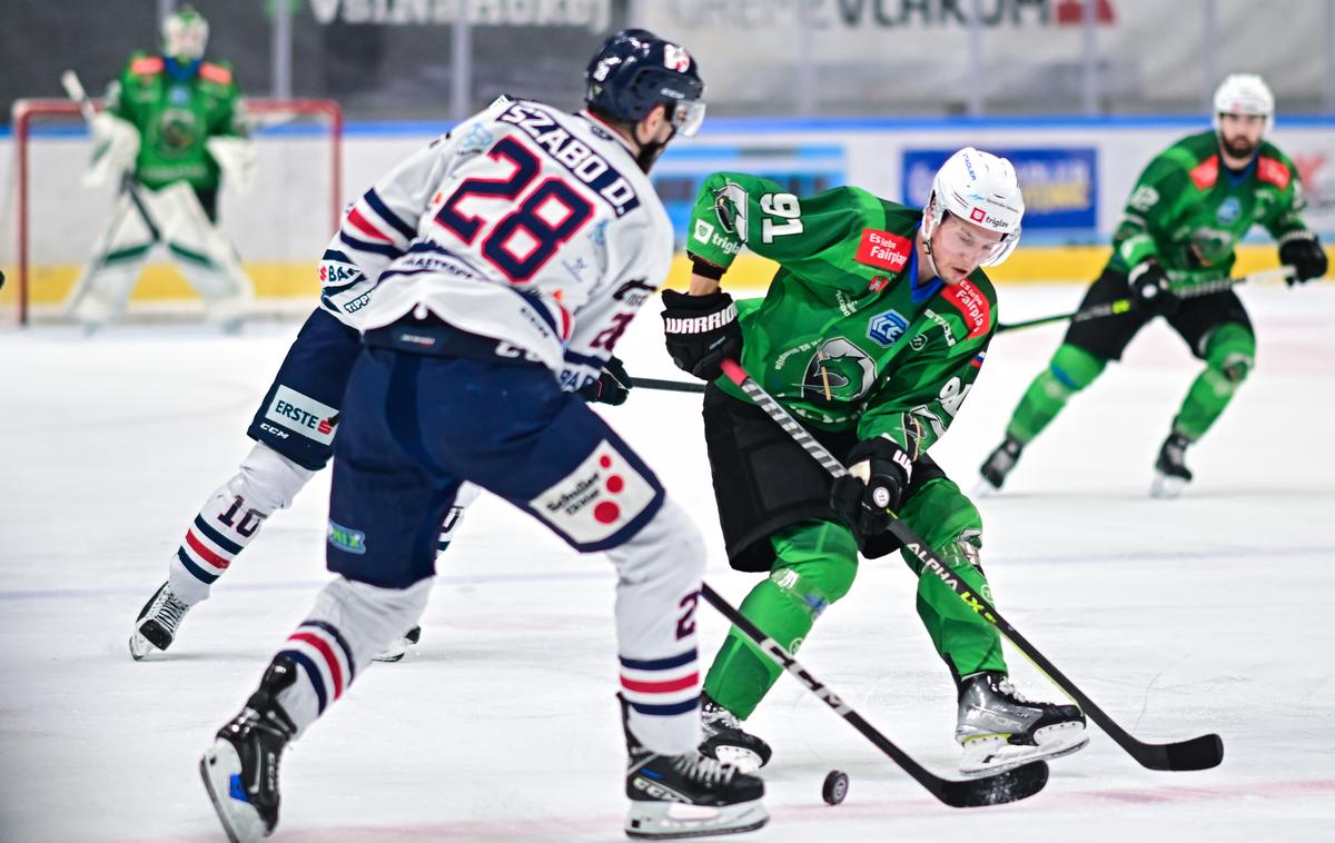 Hk Olimpija Fehervar | Olimpija je gostila madžarsko moštvo in izgubila z 2:8. | Foto HKO/Martin Metelko