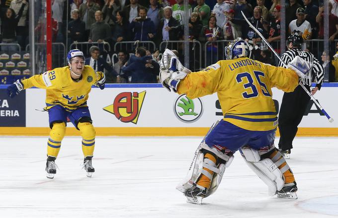 Komaj 21-letni napadalec William Nylander je MVP svetovnega prvenstva. Na desetih tekmah je dosegel sedem zadetkov in prav toliko podaj. | Foto: Reuters