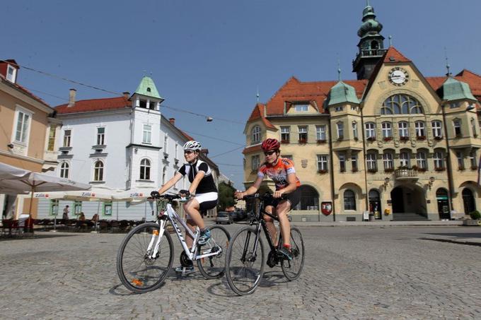 Ptuj si lahko ogledata tudi s kolesa. | Foto: STO