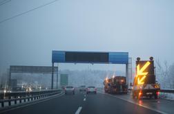 Na avtocesti pred Ljubljano trčilo več vozil. Nastal je petkilometrski zastoj.