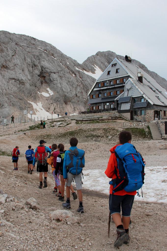 Do 3. septembra boste na Kredarici ob koncu tedna težko našli prosto sobo. (Foto: Manca Čujež). | Foto: 