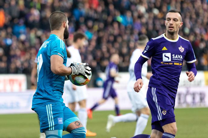 NK Maribor NK Mura | Matko Obradović, nekdanji vratar Maribora, se je izkazal z desetimi obrambami. | Foto Blaž Weindorfer / Sportida