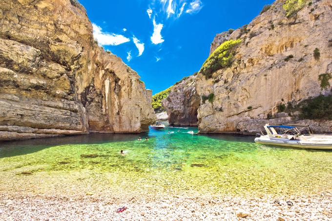 Plaža Stiniva, Vis | Foto: Shutterstock