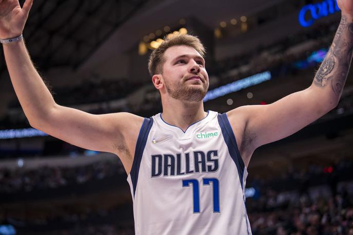 Luka Dončić | Luka Dončić je slabše stopil v tekmo, pravi obraz pa pokazal v drugem polčasu. | Foto Reuters