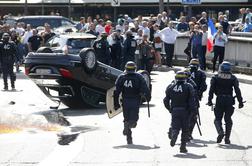 Taksisti ohromili promet v Parizu in Marseillu (foto)