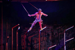 Za akrobata cirkusa Cirque du Soleil je bil padec na oder usoden