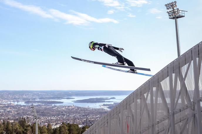 Holmenkollen, Anže Lanišek | Na Holmenkollnu se s kvalifikacijami začenja norveška turneja. | Foto Sportida