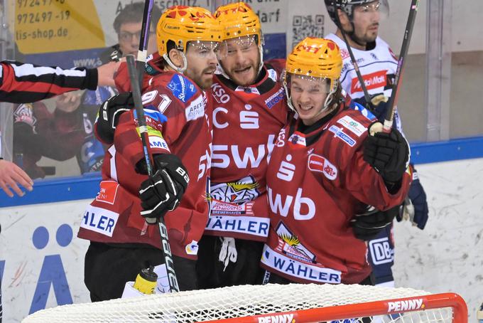 Miha Verlič, Jan Urbas, Žiga Jeglič (na fotografiji) in Blaž Gregorc igrajo finale nemškega prvenstva. | Foto: Guliverimage