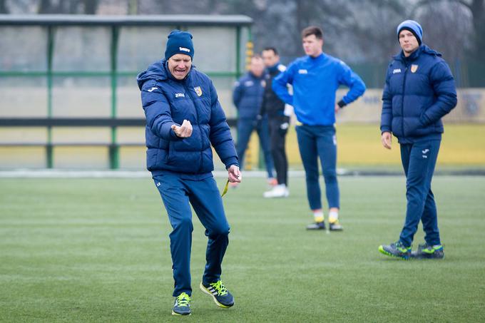 ... nato pa so se preselili na zelenico. Trener Simon Rožman je tako vodil prvi trening v letu 2018. | Foto: Žiga Zupan/Sportida