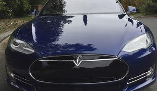 Tesla Motors z 245 milijoni evrov izgube, a visokoletečimi napovedmi prihodnosti