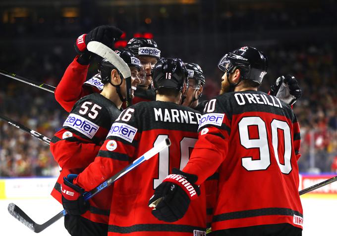 Kanadčani so se težje od pričakovanega uvrstili v polfinale, potem ko so gostitelje Nemce premagali z 2:1. | Foto: Getty Images