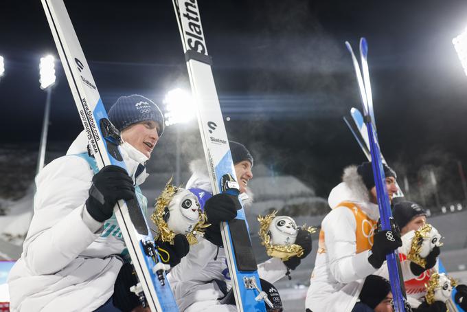 Peter Prevc, Cene Prevc, Timi Zajc, Lovro Kos in veliko veselje ob osvojenem srebru | Foto: Anže Malovrh/STA