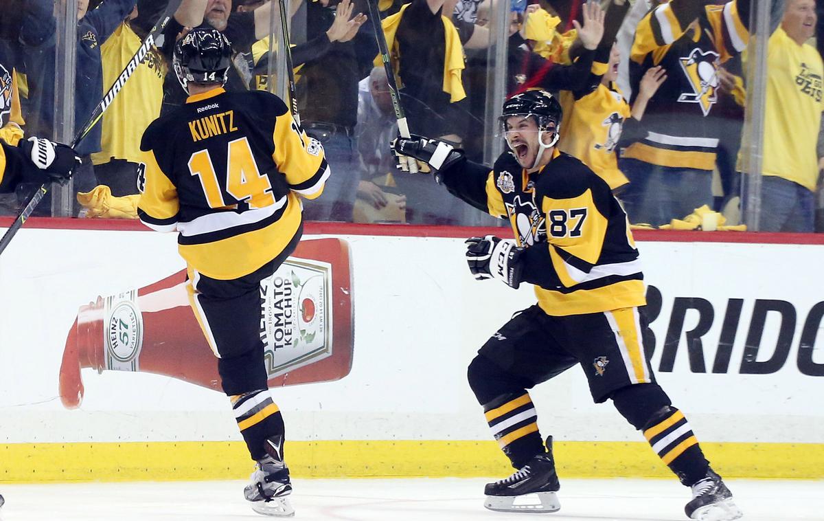 Chris Kunitz Sidney Crosby | Chris Kunitz je danes sporočil, da je končal kariero. | Foto Reuters