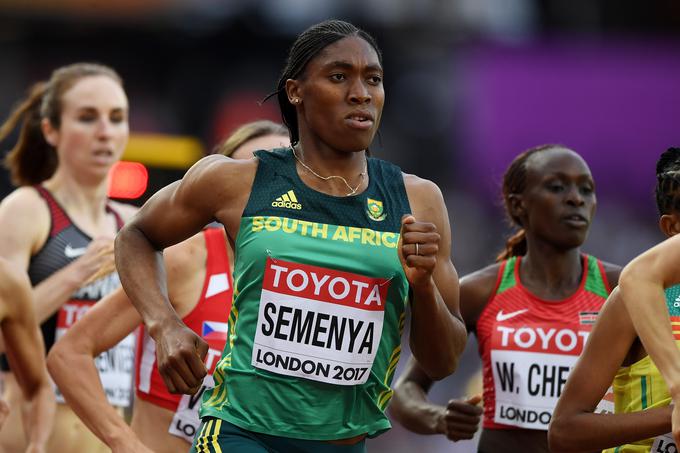 Caster Semenya je lani dvakrat stala na zmagovalnem odru na svetovnem prvenstvu v Londonu. | Foto: Getty Images