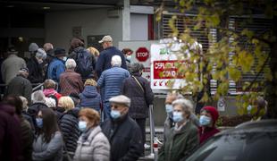 Izjemno zanimanje za cepljenje, ponekod začasno zmanjkalo cepiva