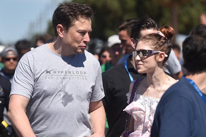 Musk in Grimes | Elon Musk in Grimes leta 2018, ko sta se začela videvati. V zvezi so se jima rodili trije otroci, dokončno sta se razšla leta 2023. | Foto Profimedia