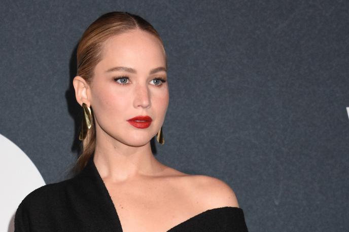 Jennifer Lawrence | Oskarjevka Jennifer Lawrence je zavrnila ugibanja o lepotnih popravkih in nov videz pripisala novim tehnikam ličenja. | Foto Guliverimage