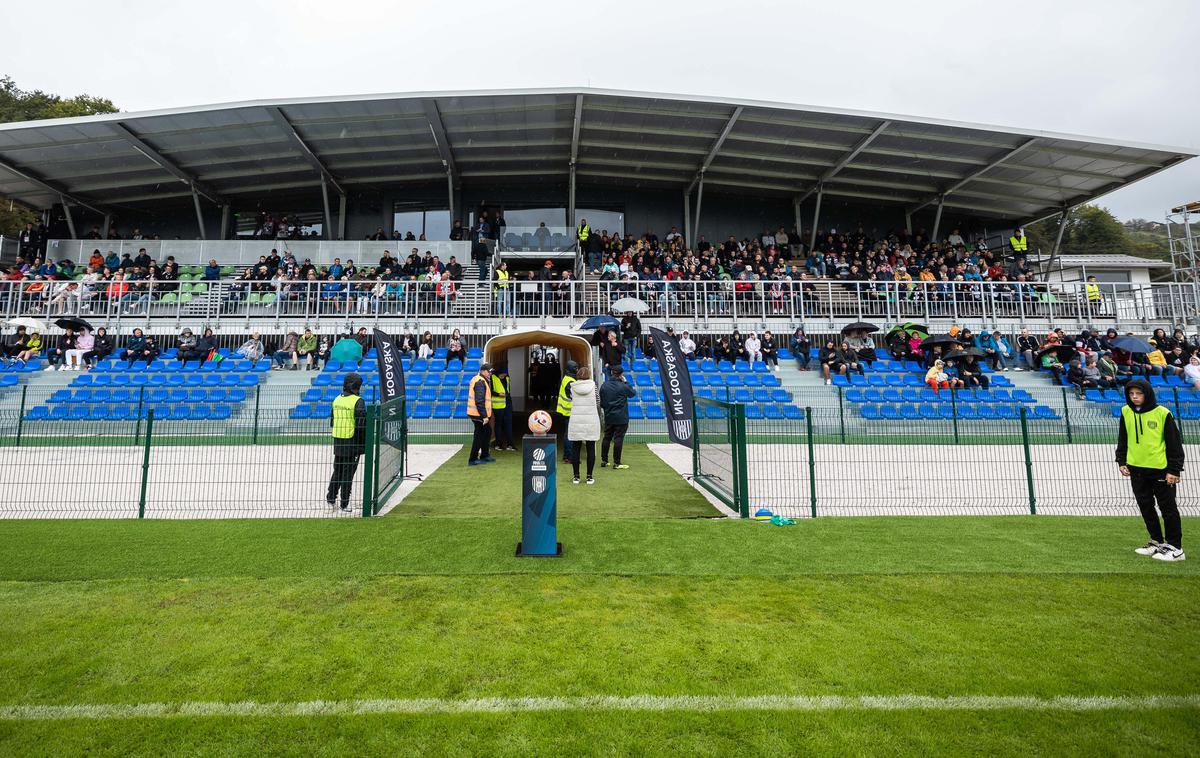 NK Rogaška : NK Mura 1. SNL Rogaška Slatina stadion | V Rogaški Slatini so pozdravili okrepitev. | Foto Jure Banfi/alesfevzer.com