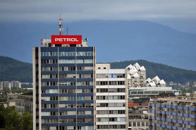 Petrol | Padec prodaje je posledica regulacije cene naftnih derivatov v lanskem letu. | Foto STA