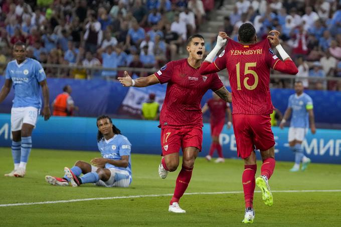 Sevilla je v 25. minuti povedla in si v nadaljevanju kljub terenski podrejenosti priigrala nekaj lepih priložnosti. | Foto: Guliverimage