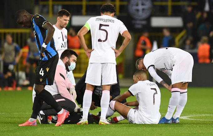 Kylian Mbappe si je poškodoval gleženj na gostovanju v Belgiji. | Foto: Reuters