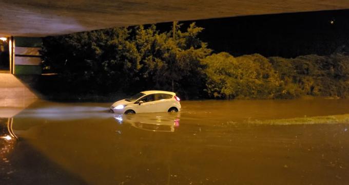 Podvoz na Drenikovi ulici | Foto: Matic Prevc/STA