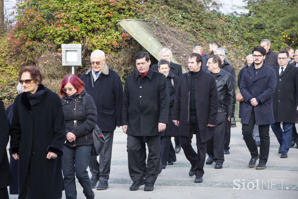 Pogreb slovenskega politika, pravnika in gospodarstvenika Janeza Zemljariča z vojaškimi častmi.