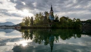 Blejski otok: kljub množičnemu turizmu ni izgubil svojega šarma